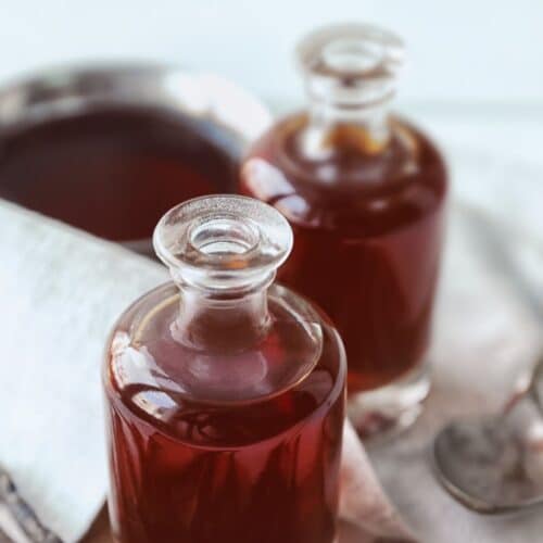 Rum Extract Substitutes (19+ Alternatives For Recipes & Cocktails!)